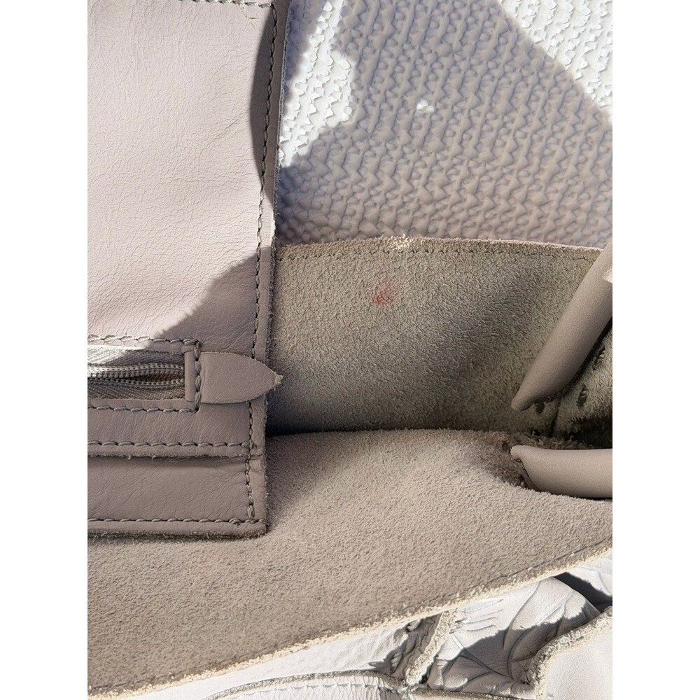 The Sak Los Feliz Medium Leather Shoulder Bag Gray Tooled Floral Tassel Boho - Picture 8 of 16